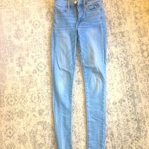 American Eagle size 2 skinny jeans
